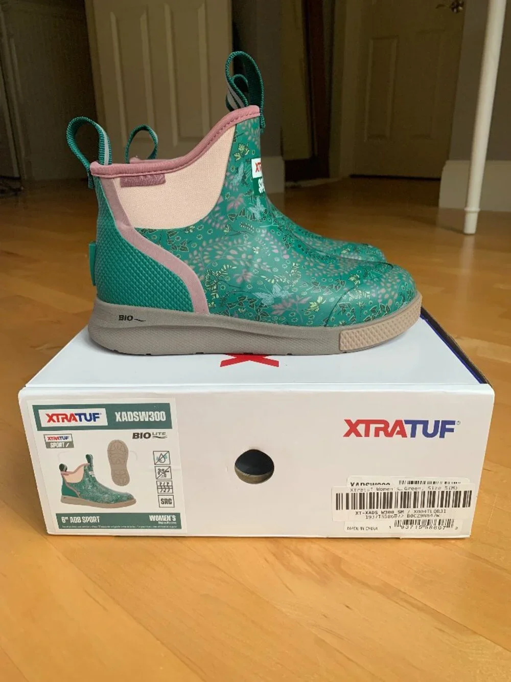 NWT - Xtratuf Women's Ankle Deck Boot Sport